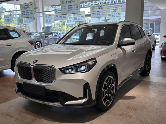BMW iX1 2023 xDrive30L X Design Package