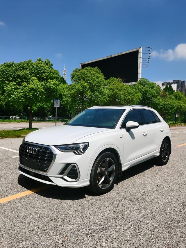 Audi Q3 2020 40 TFSI Stylish Dynamic