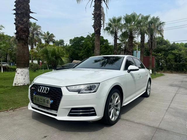 Audi A4L 2018 30th anniversary model 40 TFSI aggressive type