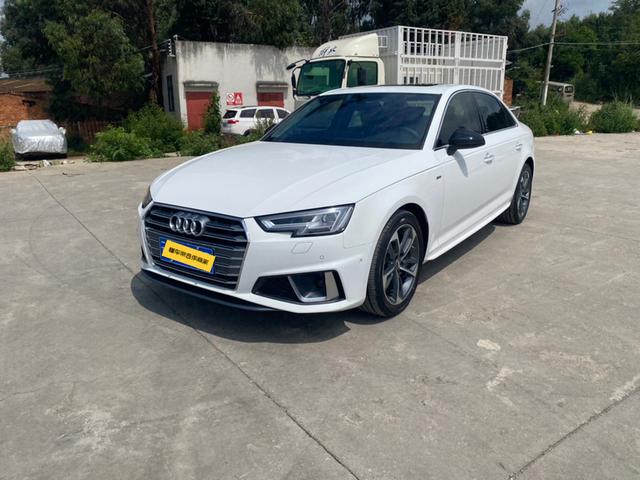 Audi A4L 2019 40 TFSI Style National V
