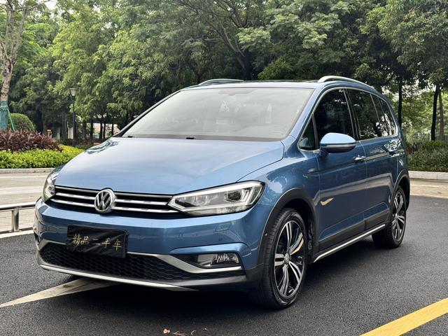 Touran L 2018 280TSI Expansion Deluxe 6-seat National VI