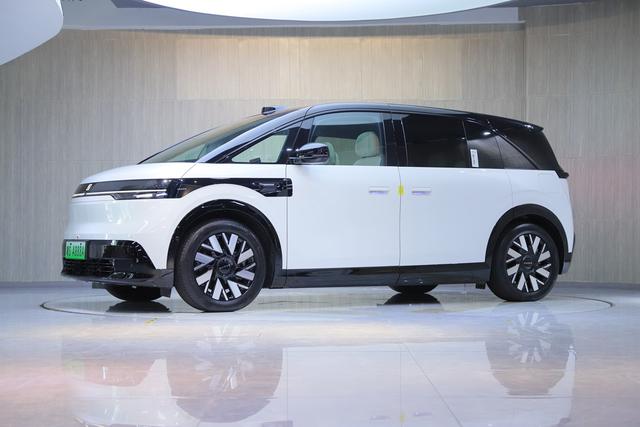 ZEEKR MIX 2025 102kWh long battery life Smart Driving version
