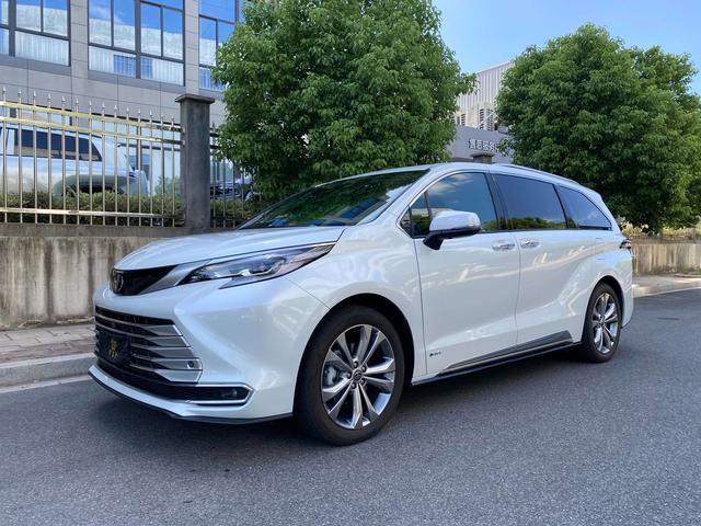 Saina 2024 Dual engine 2.5L Platinum Edition