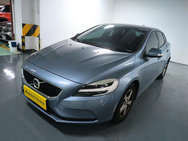 Volvo V40 2018 T3 Smart Edition