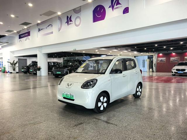 Wuling Hongguang MINIEV 2025 model 205km lithium iron phosphate four-door version advanced model