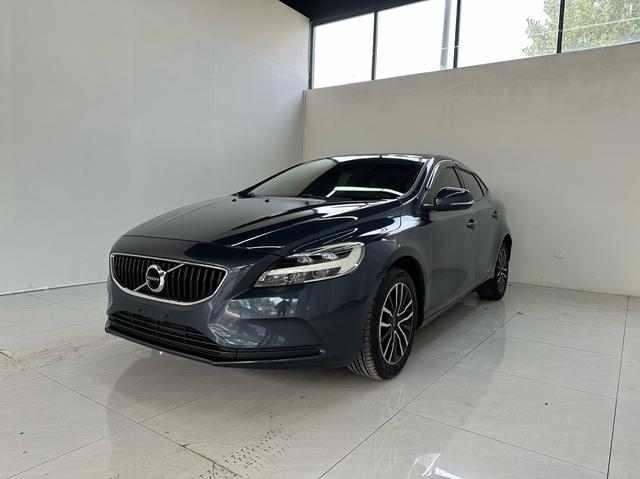 Volvo V40 2018 T3 Smart Edition