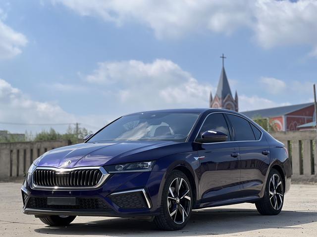 Octavia 2021 PRO ZI280 DSG Premium Edition