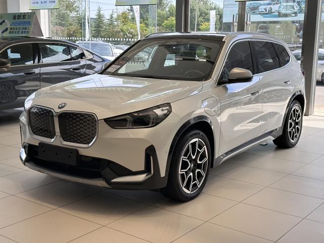 BMW iX1 2023 xDrive30L X Design Package