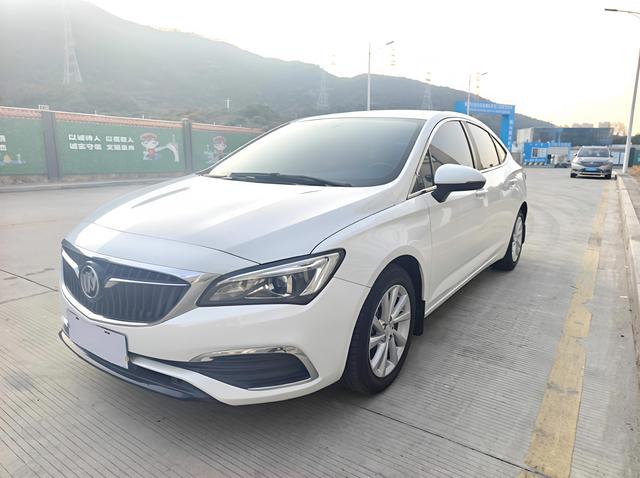 Verano 2018 trim 15S Automatic Leader