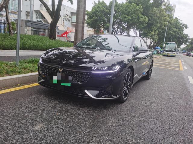 Lantu Chasing Light PHEV 2024 Ultra-long battery life Four-wheel drive Ultimate Edition