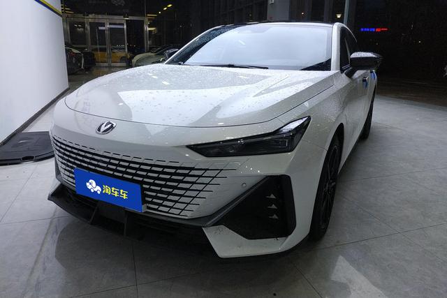 Changan UNI-V 2024 1.5T high-energy version