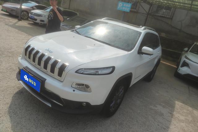 Free Light 2020 2.0L two-wheel drive classic sports version