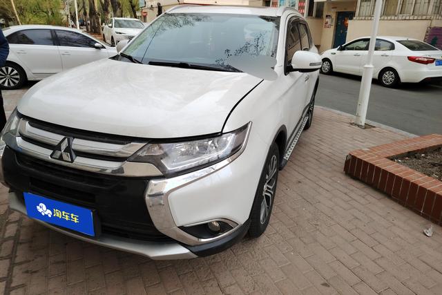 Outlander 2018 2.4L 4WD Elite 5-Seater