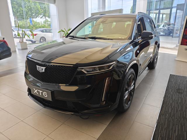 Cadillac XT6 2025 2.0T Platinum Executive Black Label Edition