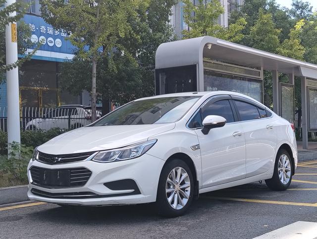 Cruze 2018 hatchback 320 Automatic Xuanfeng Version