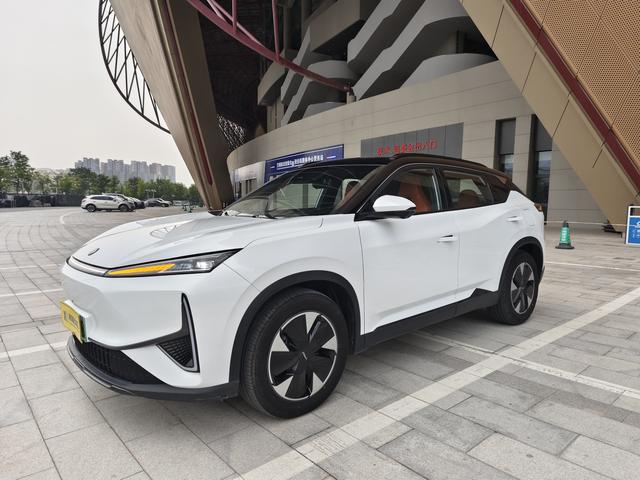 Fengshen L7 PHEV 2024 model 205 Plus