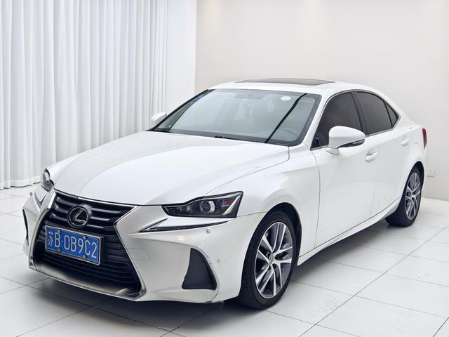 Lexus IS 2017 300 Leader