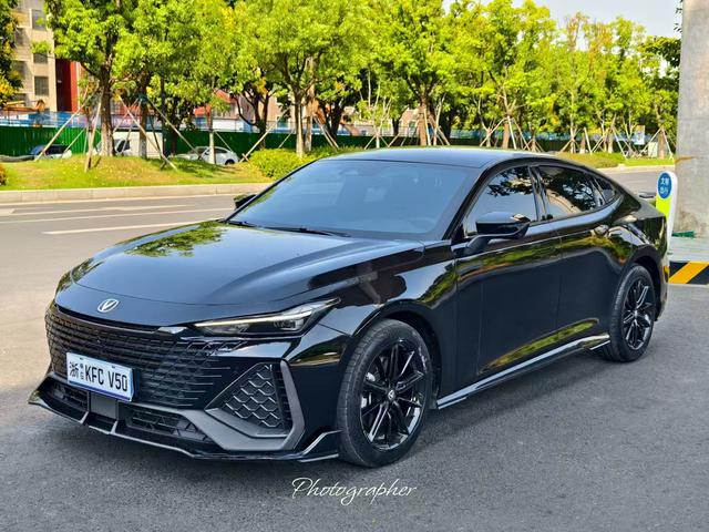 Changan UNI-V 2022 2.0T Leader Edition
