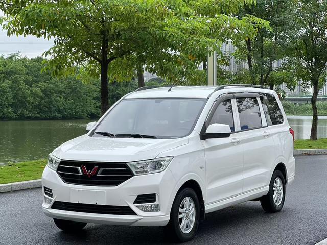 Wuling Hongguang 2018 1.5L S Standard National V