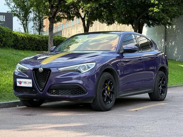 Stelvio Steinway 2017 2.0T 200HP Luxury Edition