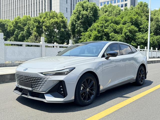 Chang'an UNI-V 2022 1.5T Premium