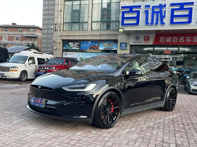 Model X 2023 Plaid version three-motor all-wheel drive version