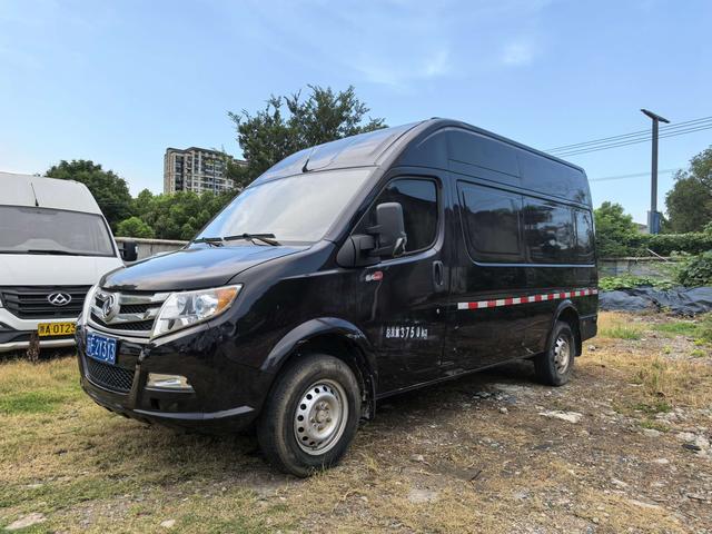 Yufeng 2020 2.3T economical VAN car with long axle and high top 3 seats WP2.3