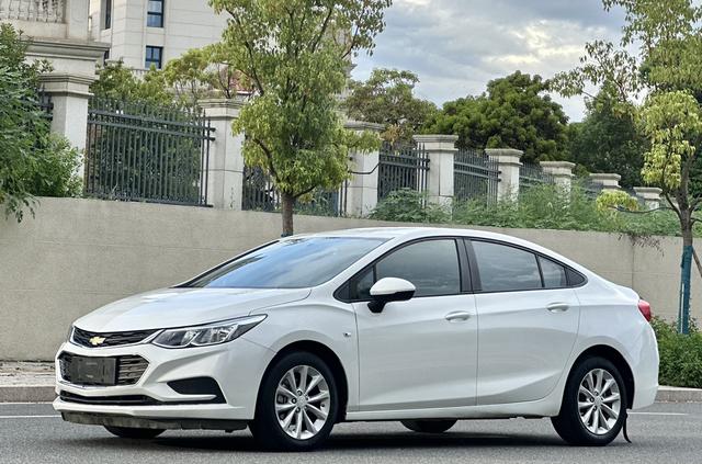 Cruze 2018 320 Automatic Pioneer Sunroof Edition