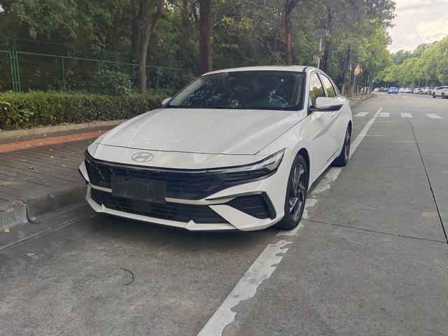 Elantra 2023 1.5L CVT LUX Premium