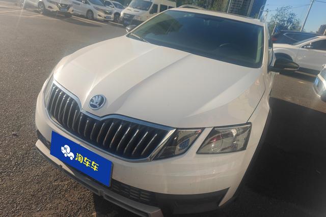 Octavia 2019 Station Wagon ZI230 DSG Deluxe Edition Country V