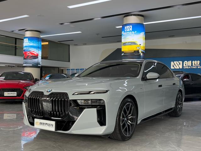 BMW 7 Series 2023 735Li M Sport Package