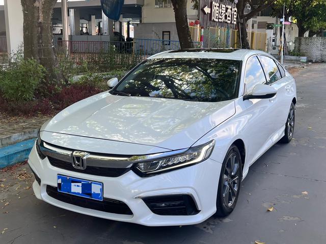Insignia 2019 260TURBO Eskimo National V