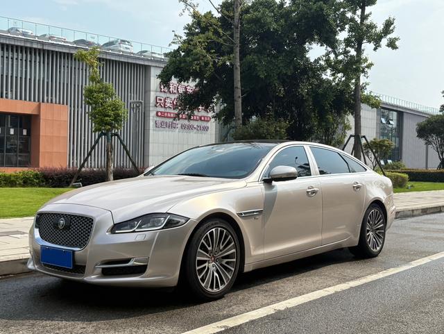 Jaguar XJ 2018 XJL 3.0 SC two-wheel drive elegant business edition