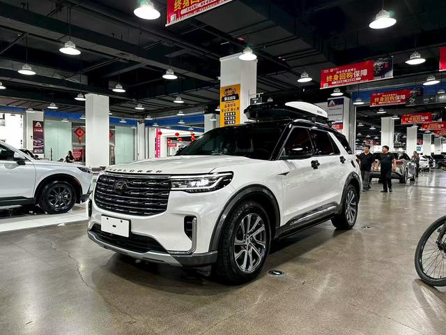 Explorer 2023 EcoBoost 285 four-wheel drive fashion plus version 6-seater