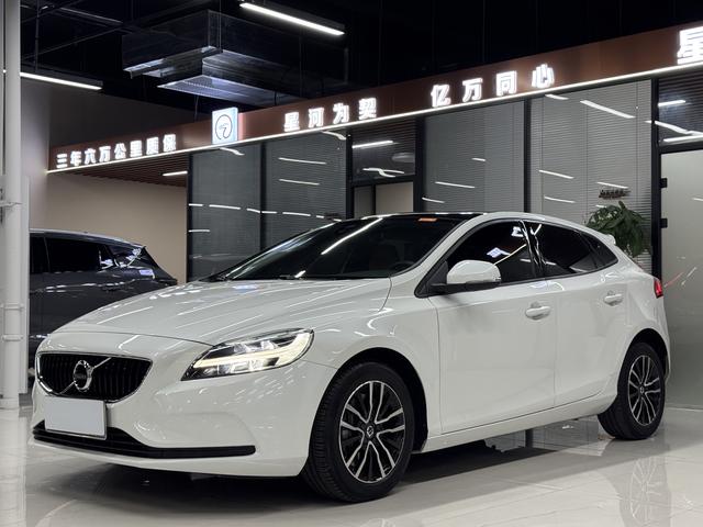 Volvo V40 2019 T3 Smart Edition