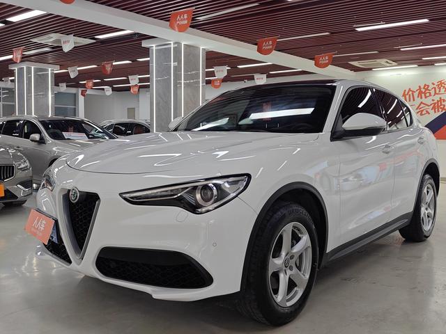 Stelvio Steinway 2017 2.0T 200HP Elite