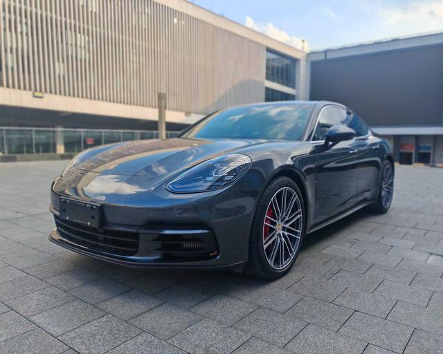 Panamera 2020 2.9T automatic rear drive 4-seater original customized version