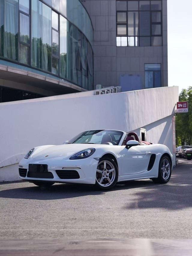 Porsche 718 2024 2.0T automatic rear drive 2-seater original customized version