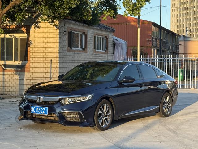 Insignia 2019 260TURBO Exquisite Edition National VI