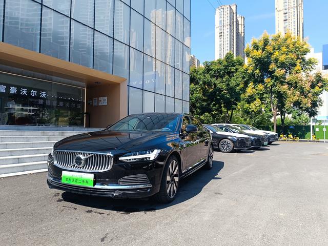 Volvo S90 PHEV 2025 T8 four-wheel drive long battery life Zhiya Deluxe Edition