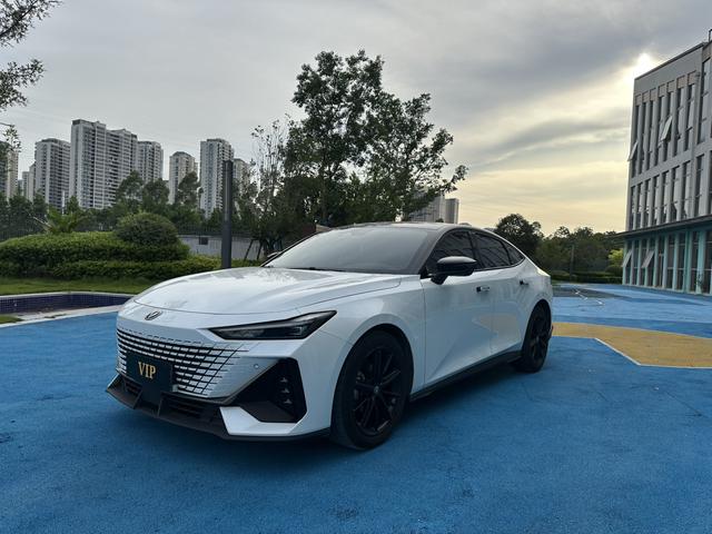 Changan UNI-V Model 2023 1.5T Premium