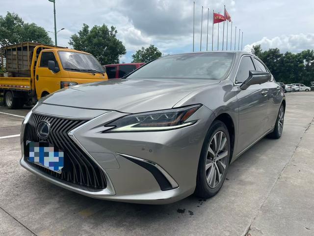 Lexus ES 2020 300h Excellence National VI