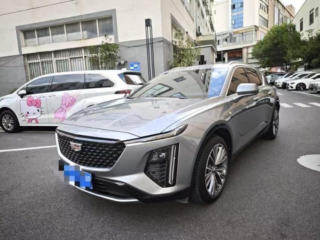 Cadillac GT4 2023 25T Style