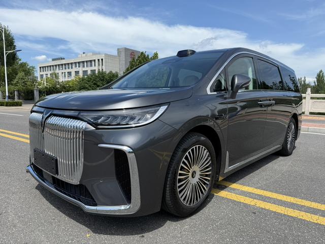 Lantu Dreamer PHEV 2025 Four-wheel drive Premium Dry Version