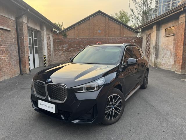 BMW iX1 2024 eDrive25L M sports Suit