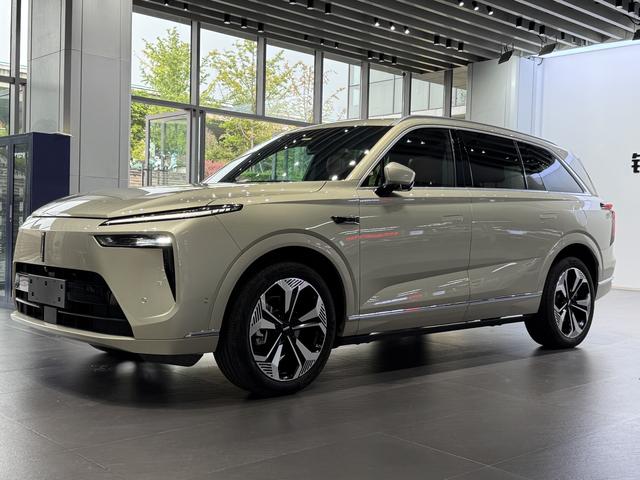 Blue Mountain 2023 four-wheel drive ultra-long battery life version