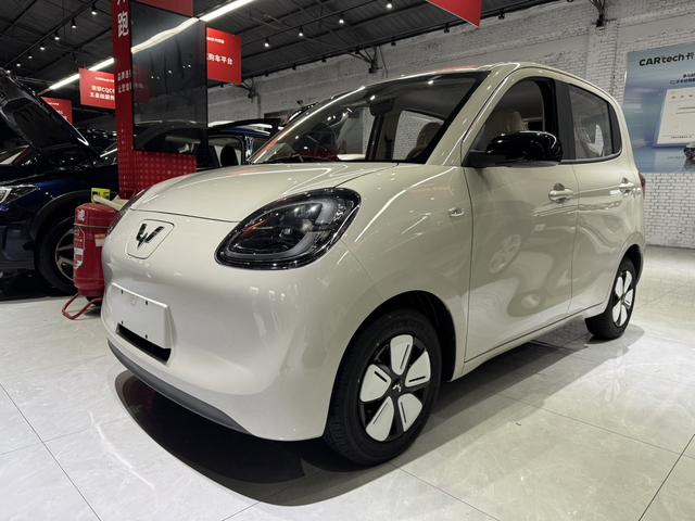 Wuling Hongguang MINIEV 2025 model 205km lithium iron phosphate four-door version advanced model