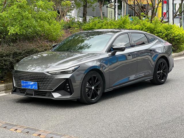 Changan UNI-V Model 2023 1.5T Premium