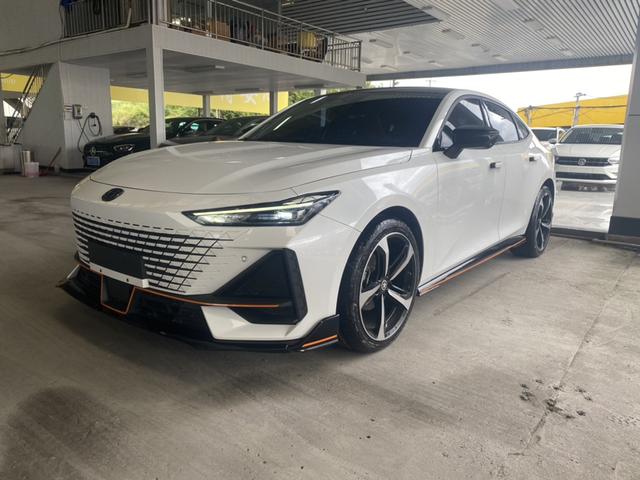 Changan UNI-V 2023 1.5T Sport Edition