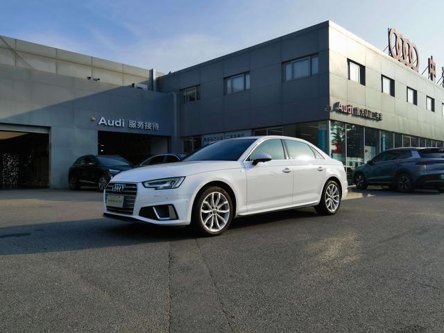 Audi A4L 2019 40 TFSI Style National V